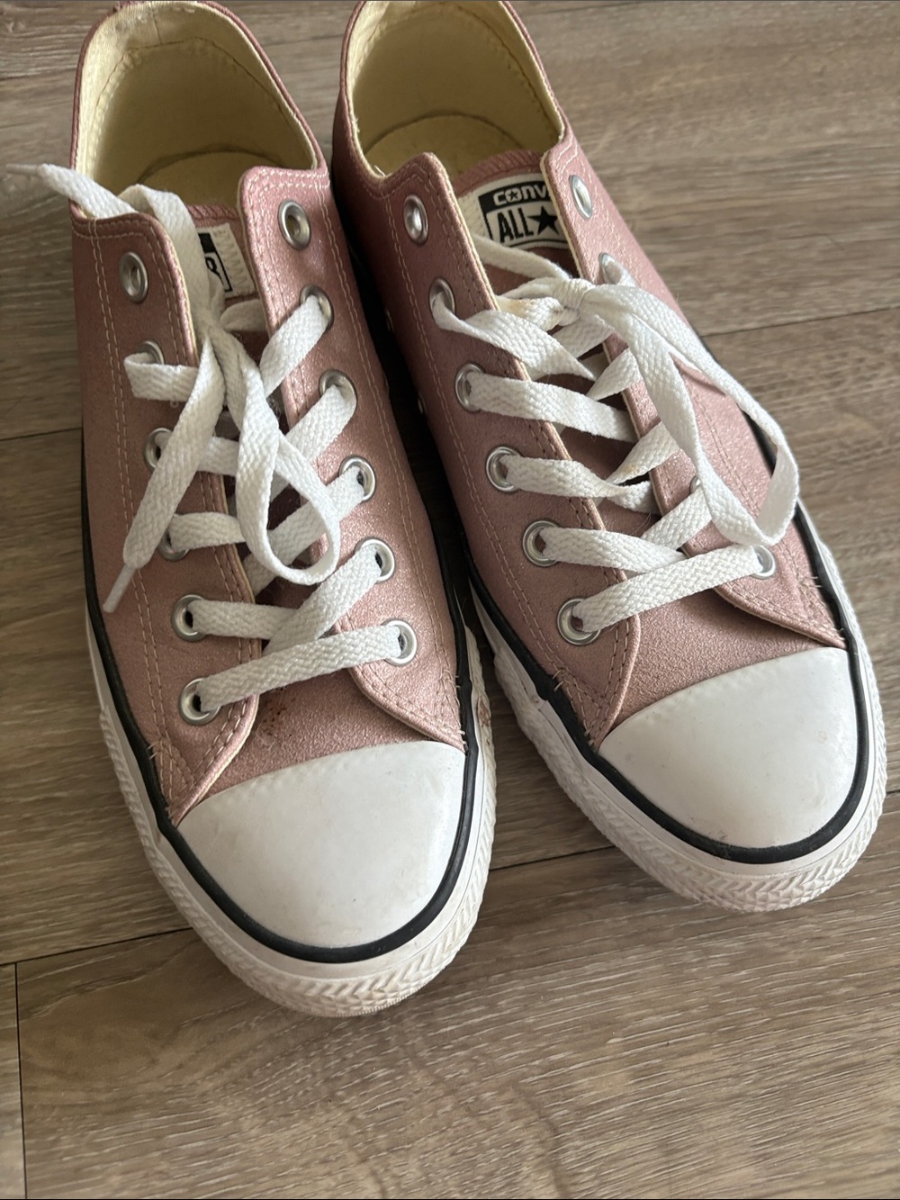 Converse low-top sneakers in sparkly dusty rose and white